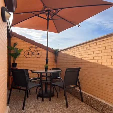 Apartment Atico Con Terrazas, Garaje Y Ascensor En El Casco Antiguo Huesca