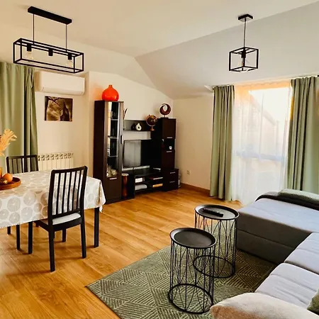 ático Con Terrazas, Garaje Y Ascensor En El Casco Antiguo