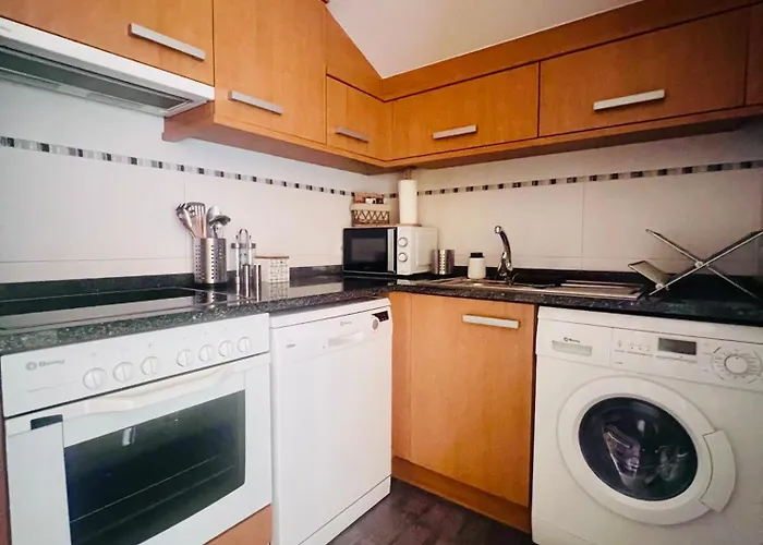 Atico Con Terrazas, Garaje Y Ascensor En El Casco Antiguo Lägenhet Huesca