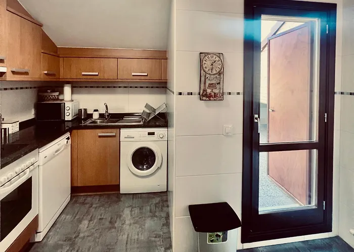 Atico Con Terrazas, Garaje Y Ascensor En El Casco Antiguo *